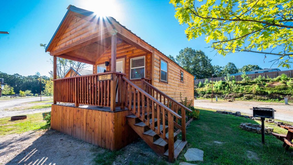 sugar maple cabin hero image